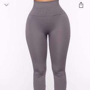 Grey leggings never worn